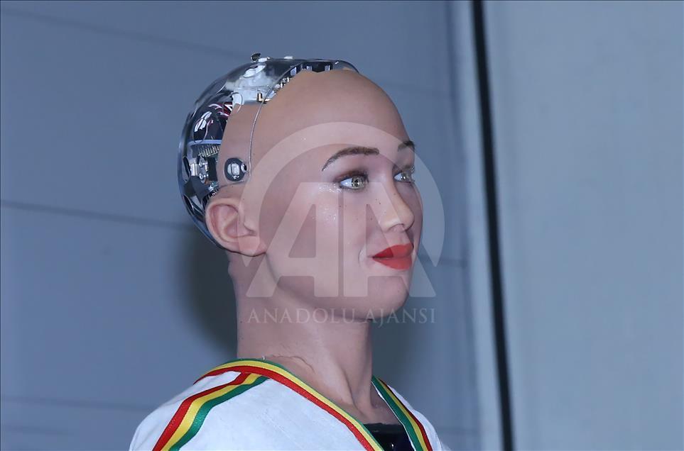 Robot Sophia kunjungi Ethiopia