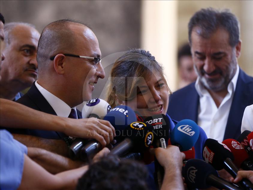 Milletvekilleri kayıt yaptırıyor