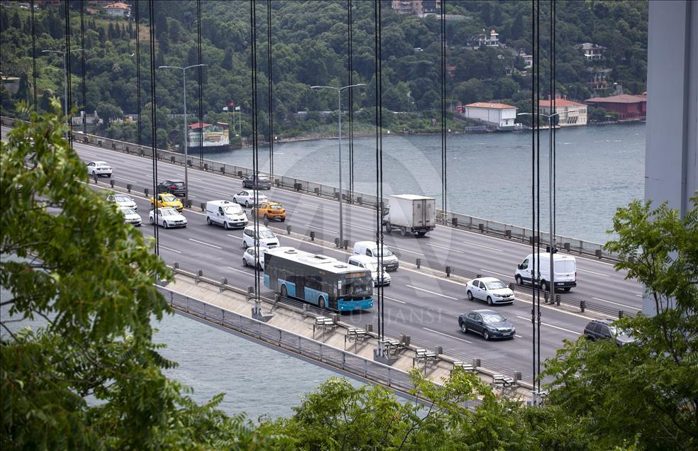 Vista del puente del Sultán Mehmet