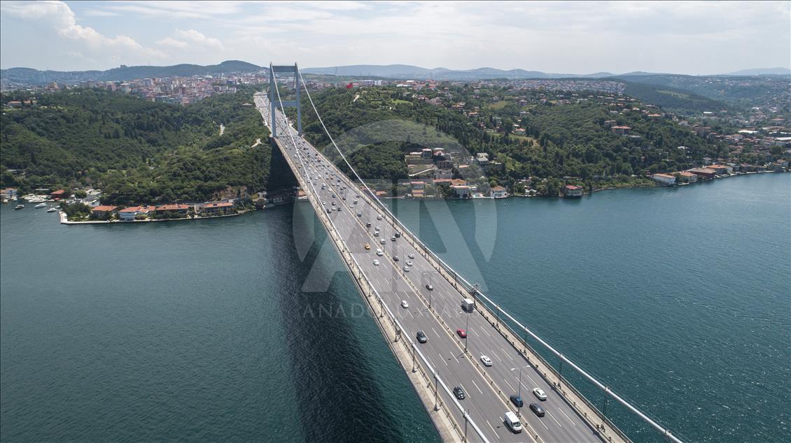 Vista del puente del Sultán Mehmet