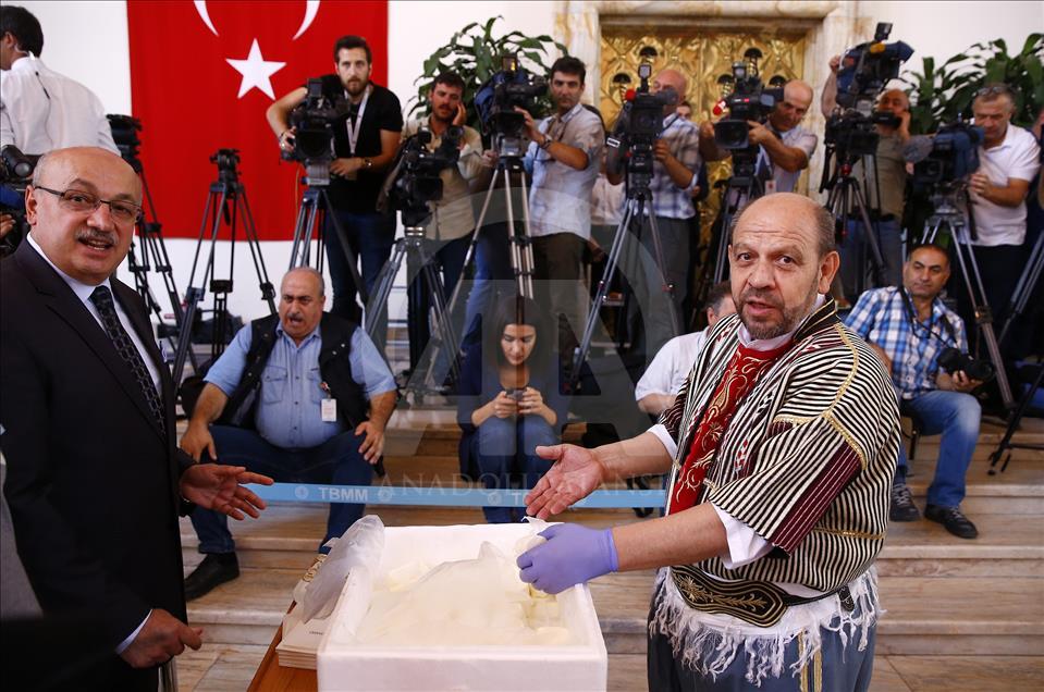 Milletvekilleri kayıt yaptırıyor