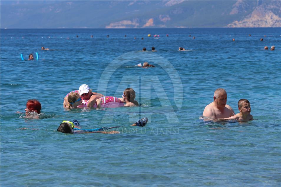 Antalya'da hava sıcaklığı 42 dereceye ulaştı
