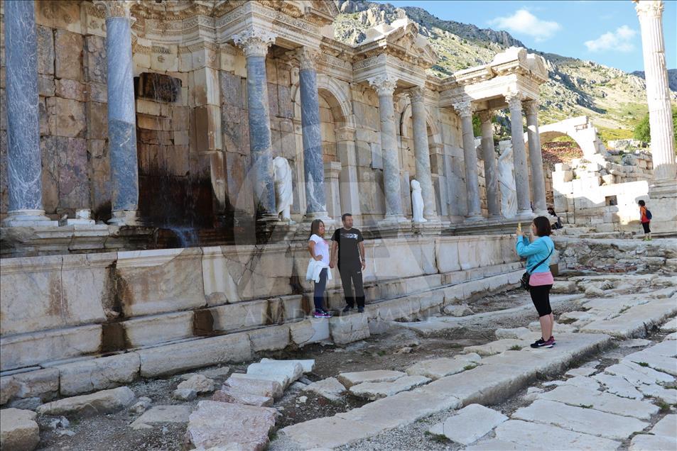 تركيا.. مدينة "العشاق والأباطرة" تنتظر زوارها للموسم السياحي‎ 
