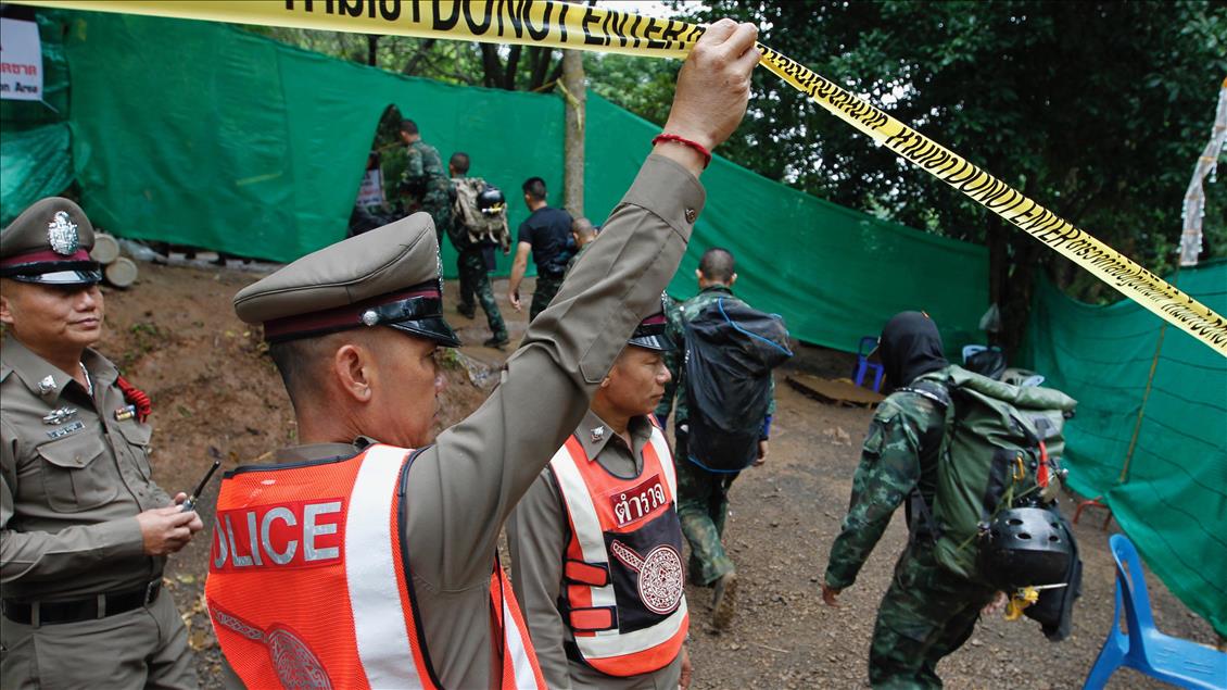 Tayland'da mağarada mahsur kalan çocuklardan 2'si kurtarıldı