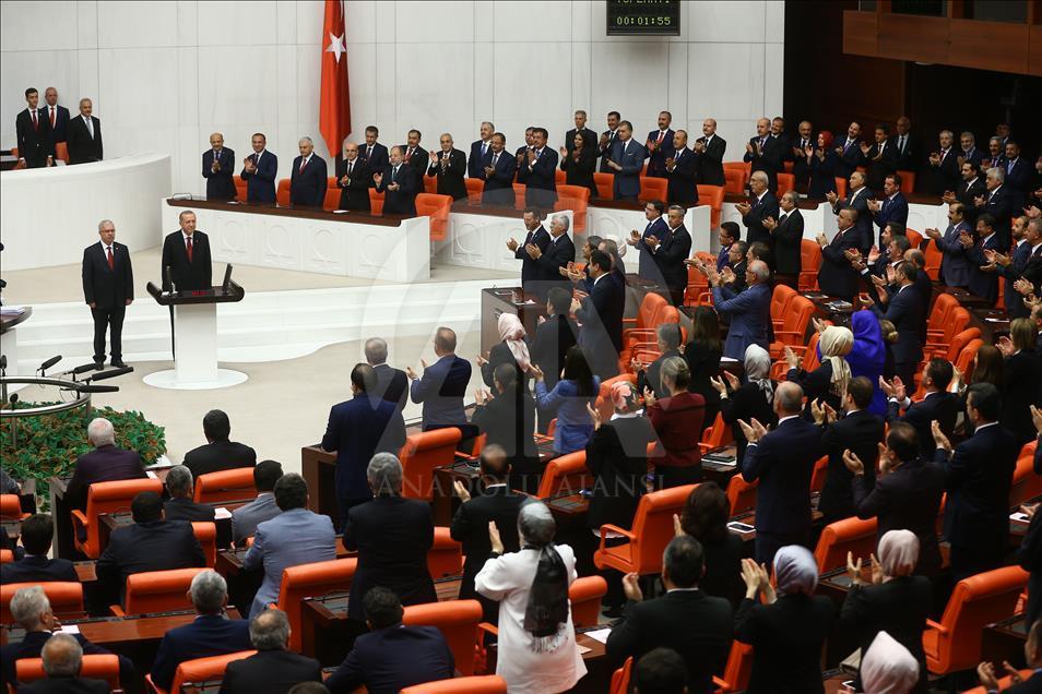 Erdogan takes oath of office