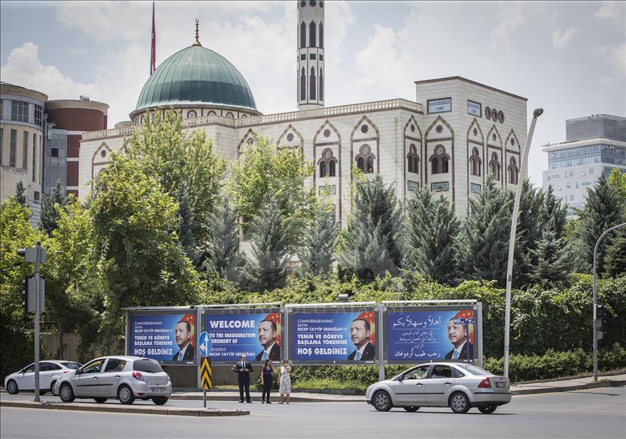 Cumhurbaşkanlığı Töreni'ne katılacak yabancı konuklara özel billboard hazırlandı 