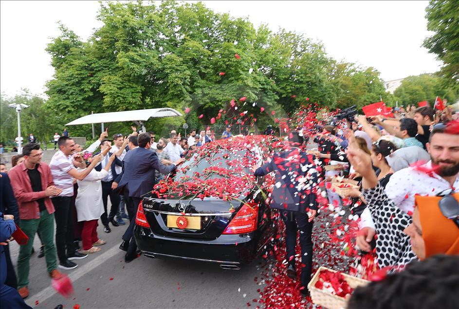 Erdogan takes oath of office