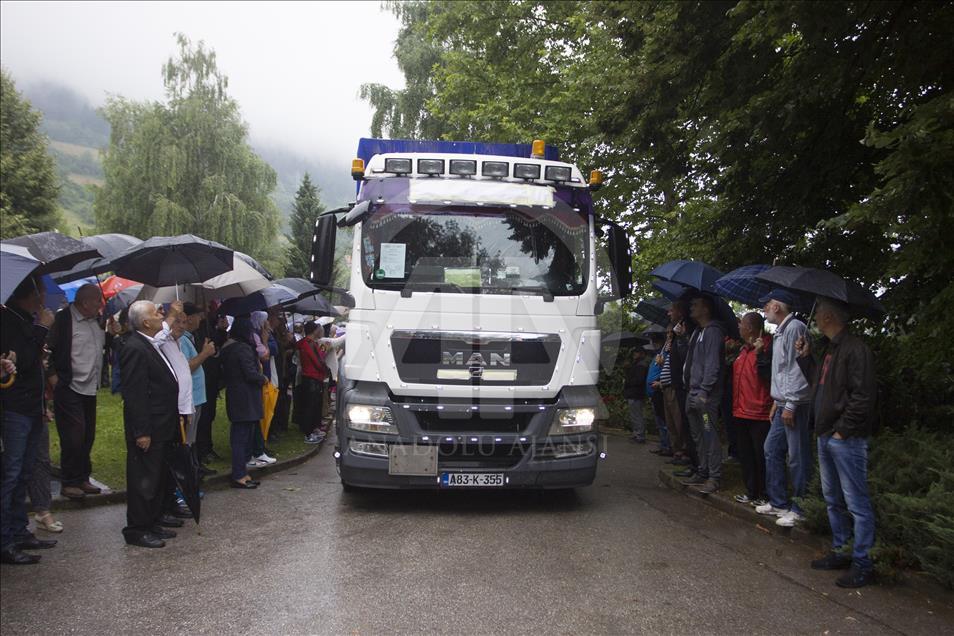 Srebrenitsa kurbanları Visoko'dan uğurlandı