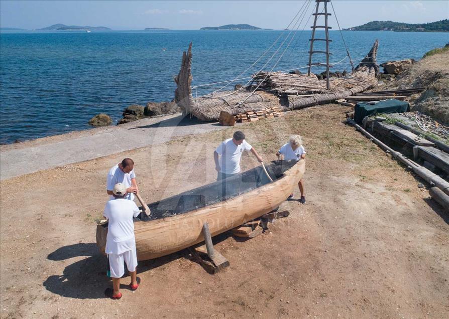 Construyendo barcos con la tecnología de la era prehistórica