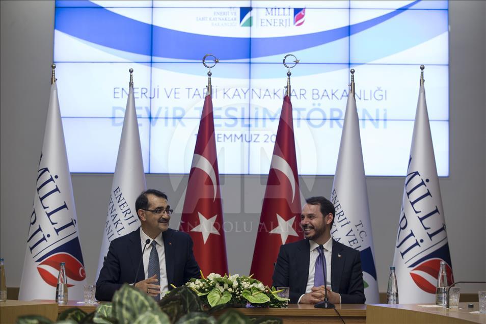 Enerji ve Tabii Kaynaklar Bakanlığı'nda devir teslim töreni