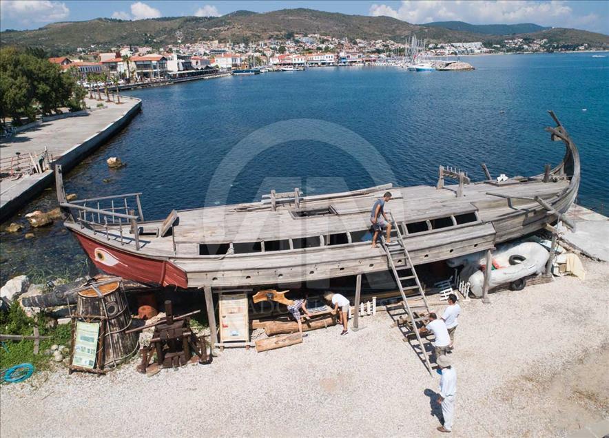 Construyendo barcos con la tecnología de la era prehistórica