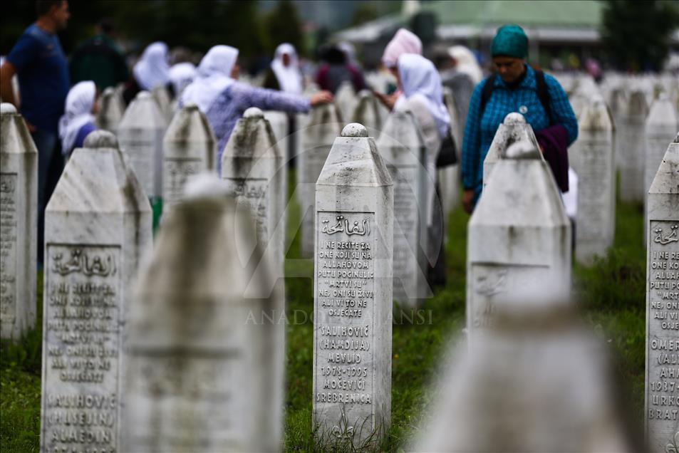 Burial for 35 Srebrenica massacre victims 