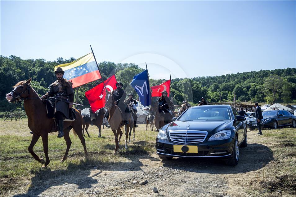 Глава Венесуэлы посетил съемочную площадку турецкого сериала