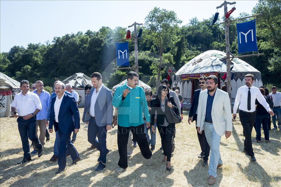 Глава Венесуэлы посетил съемочную площадку турецкого сериала