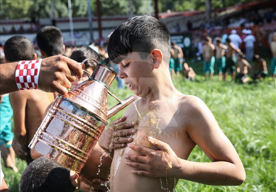 Festival de lucha en aceite de Kırkpınar en Turquía
