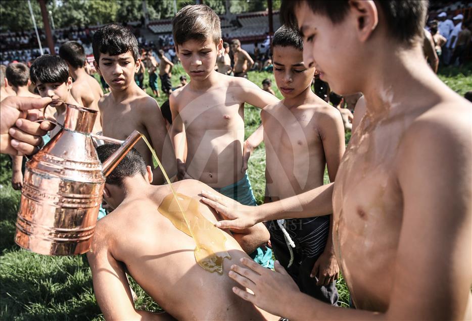 Festival de lucha en aceite de Kırkpınar en Turquía