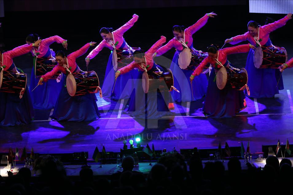 جشنواره بین المللی رقص‌های بومی قره گوز در شهر بورسای ترکیه