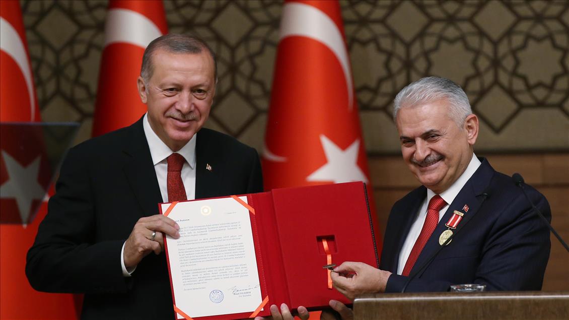 Бинали Йылдырым удостоен высшей госнаграды Турции