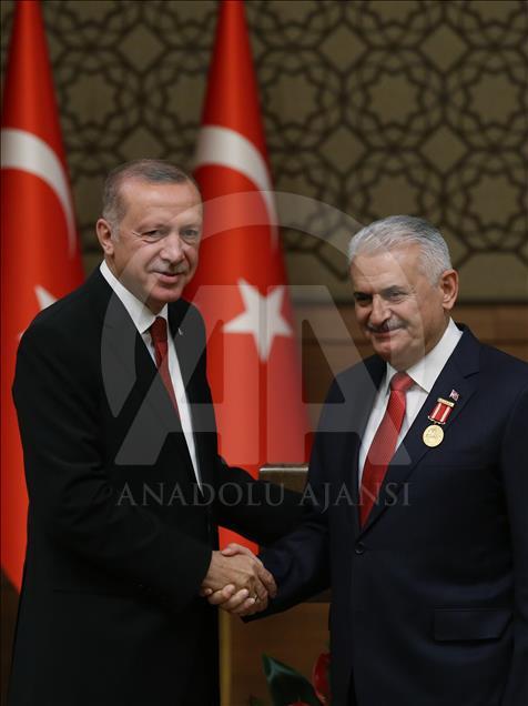 Бинали Йылдырым удостоен высшей госнаграды Турции
