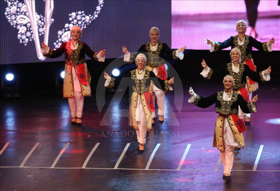 جشنواره بین المللی رقص‌های بومی قره گوز در شهر بورسای ترکیه