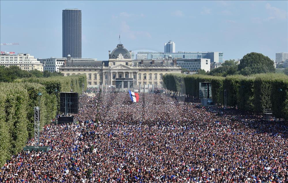 French supporters celebrates their team's final match