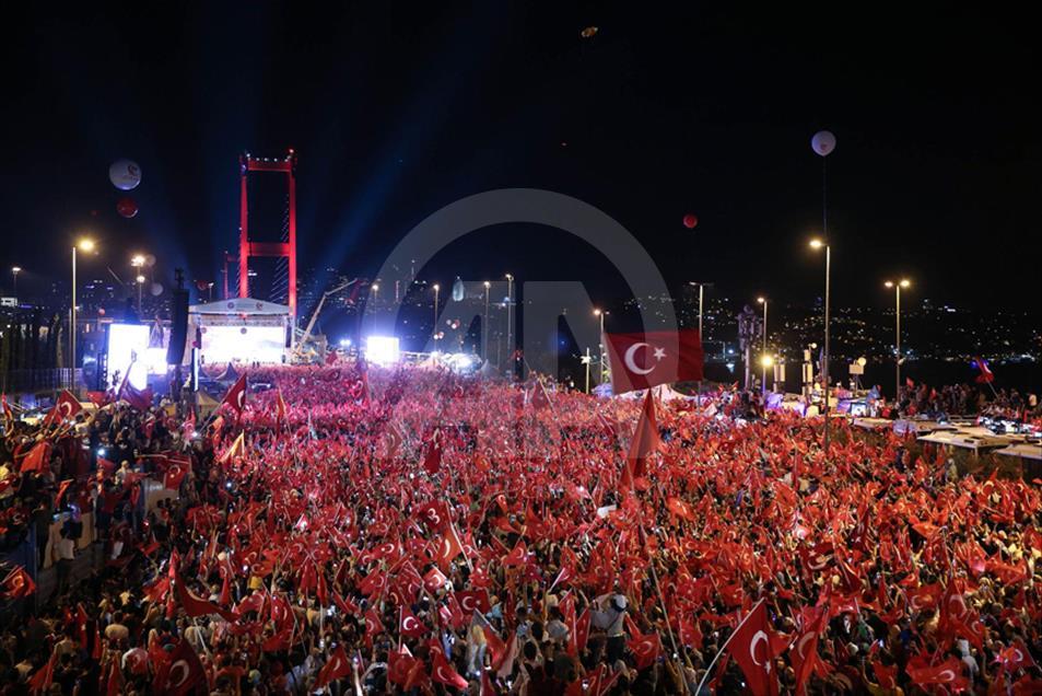 بزرگداشت روز دموکراسی و وحدت ملی در استانبول 2