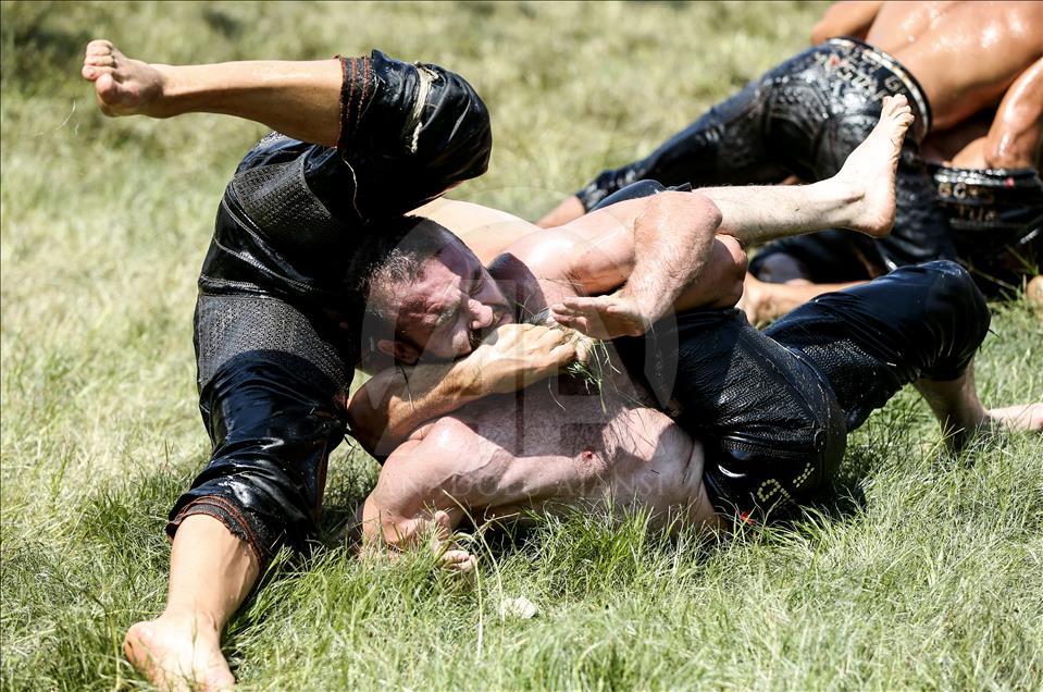 Festival de lucha en aceite de Kirkpinar en Turquía