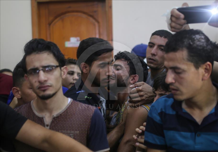 Gazze şehitlerini uğurladı
