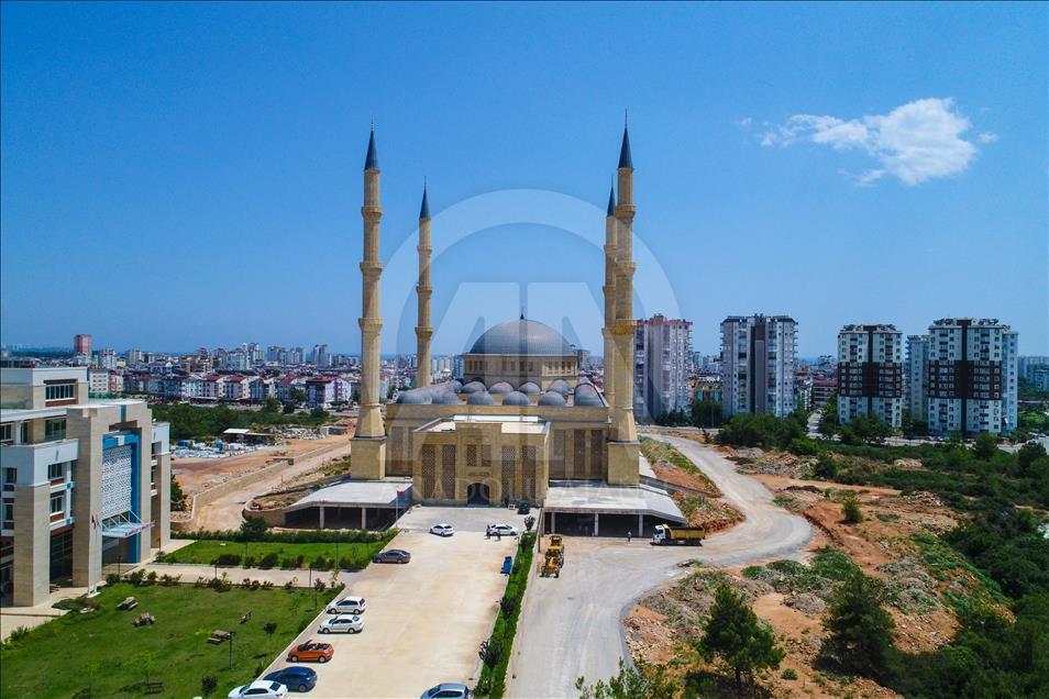Turizmin başkenti Antalya'da 15 bin kişilik cami