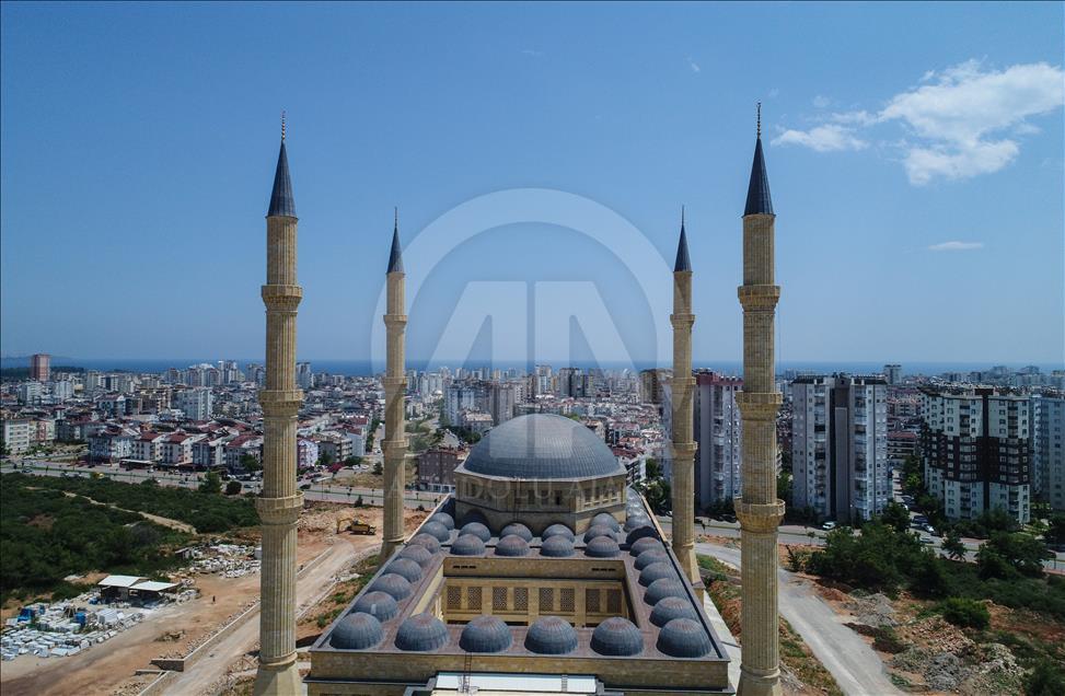 Turizmin başkenti Antalya'da 15 bin kişilik cami