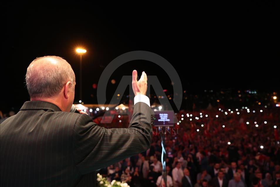 Президент Эрдоган выступил на  митинге в Стамбуле 