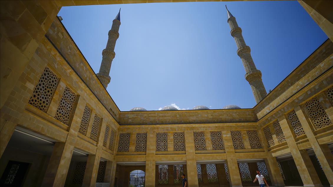 Turizmin başkenti Antalya'da 15 bin kişilik cami