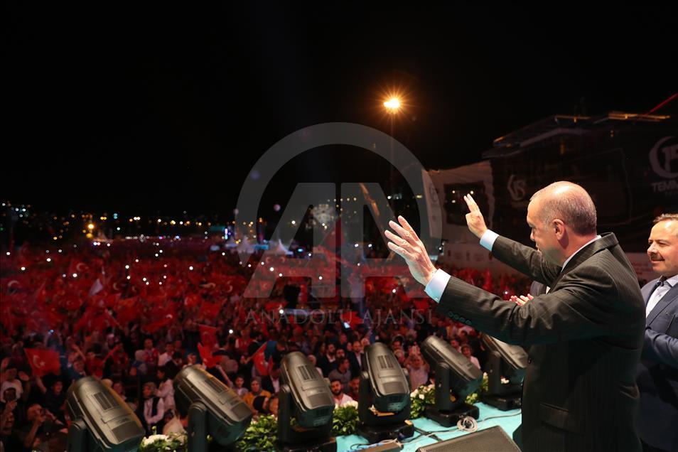 Президент Эрдоган выступил на  митинге в Стамбуле