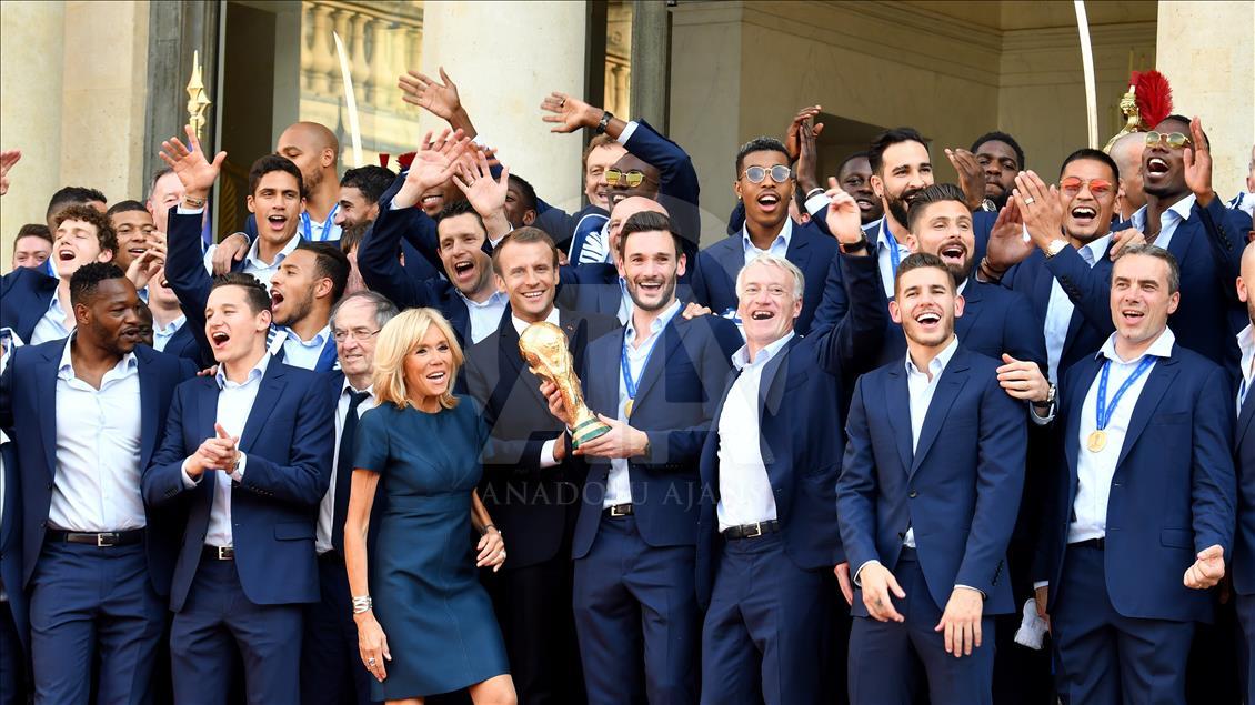 FIFA World Cup 2018 winner French football team arrive Elysee palace