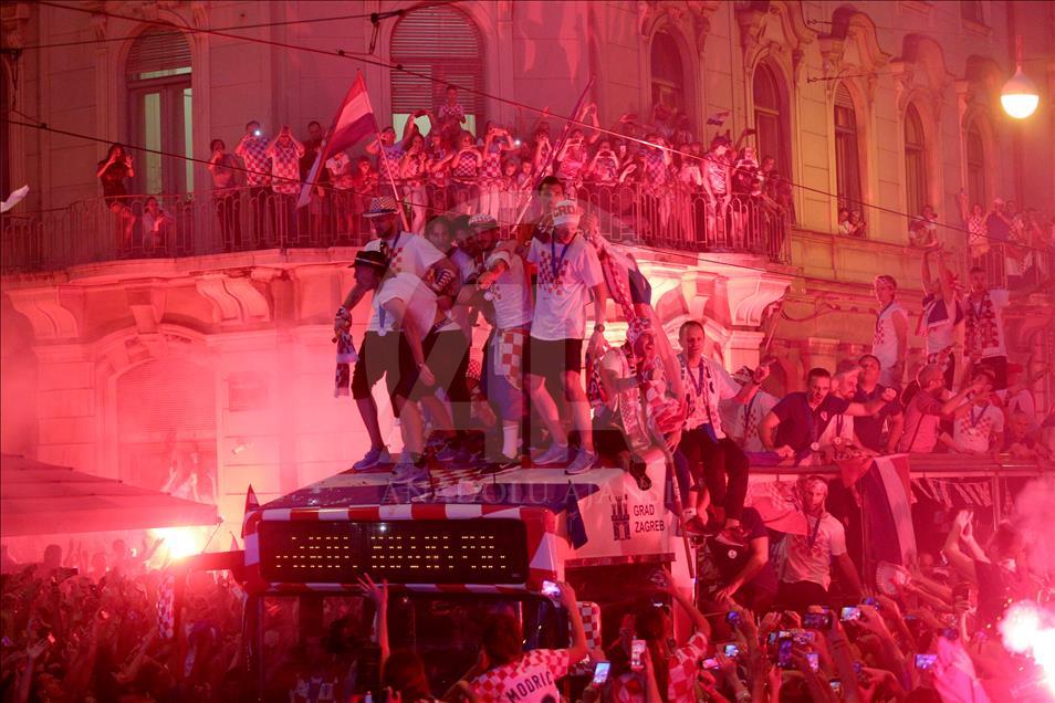 Tim sepak bola Kroasia tiba di Zagreb