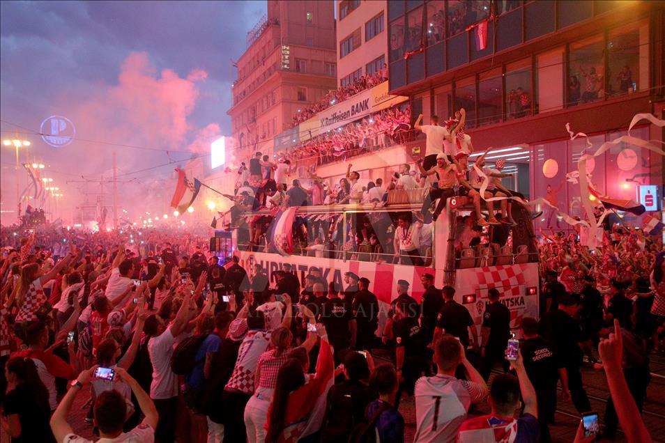 Hırvatistan dünya ikinciliğini kutluyor