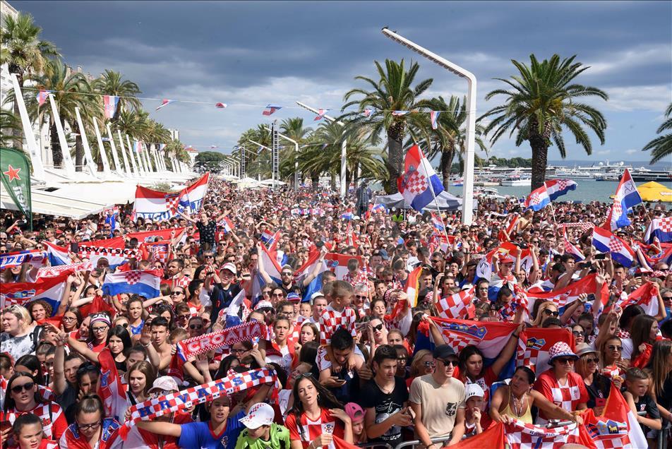 Hırvatistan dünya ikinciliğini kutluyor