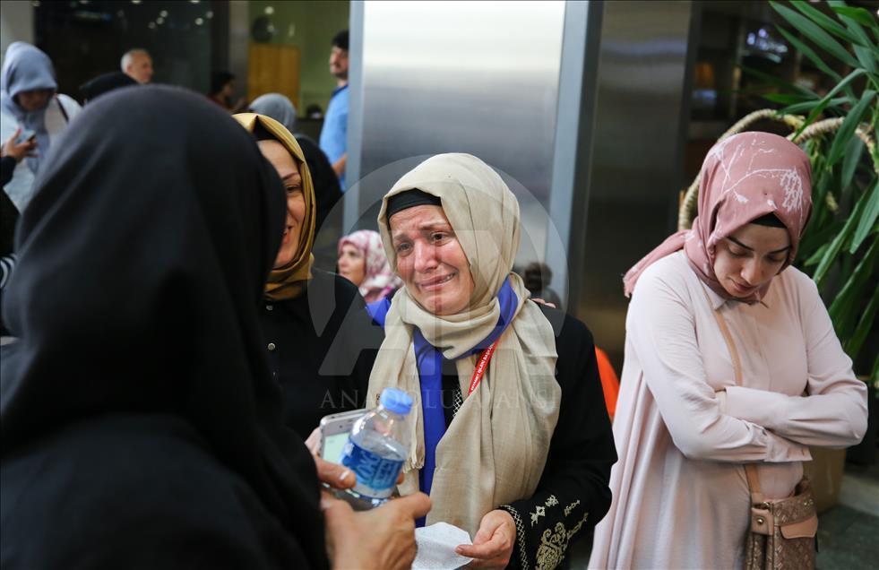 İstanbul'dan ilk hac kafilesi uğurlandı