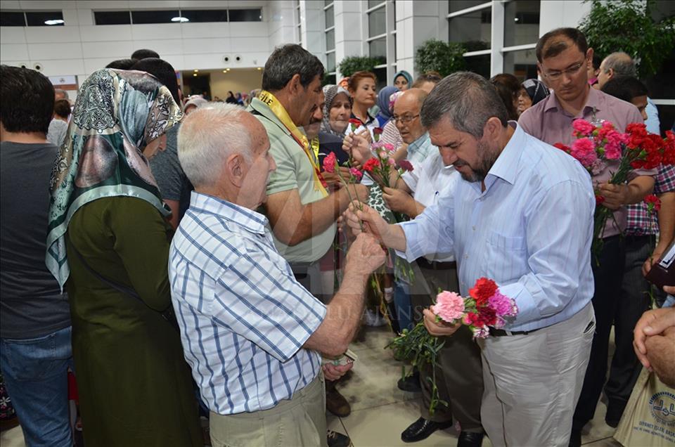 Antalya'dan ilk hac kafilesi uğurlandı