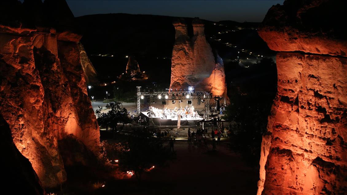 Kapadokya'da "Senfoni ile Müziğimiz" konseri