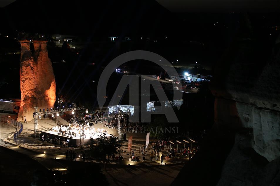 Kapadokya'da "Senfoni ile Müziğimiz" konseri