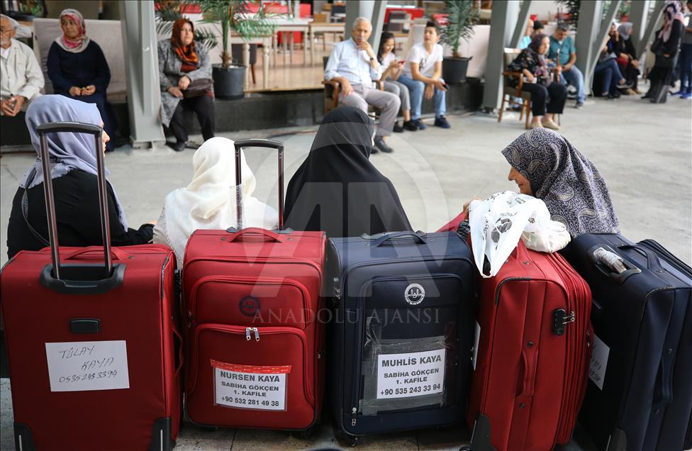 İstanbul'dan ilk hac kafilesi uğurlandı
