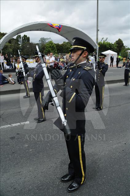 Colombia celebra sus 208 años de independencia con un gran desfile militar