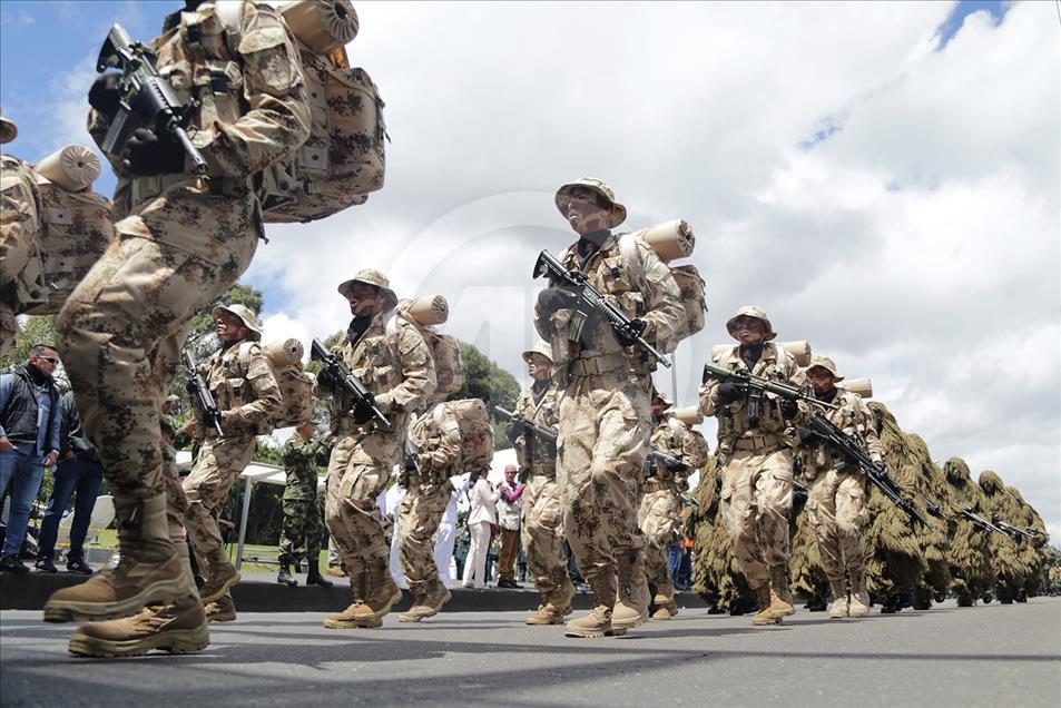 Colombia celebra sus 208 años de independencia con un gran desfile militar