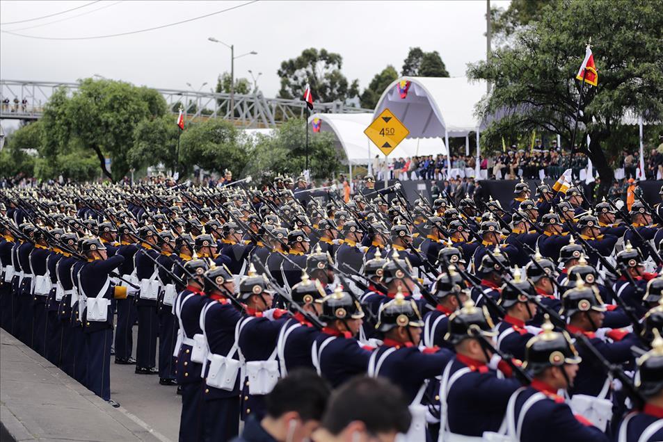 Colombia celebra sus 208 años de independencia con un gran desfile militar