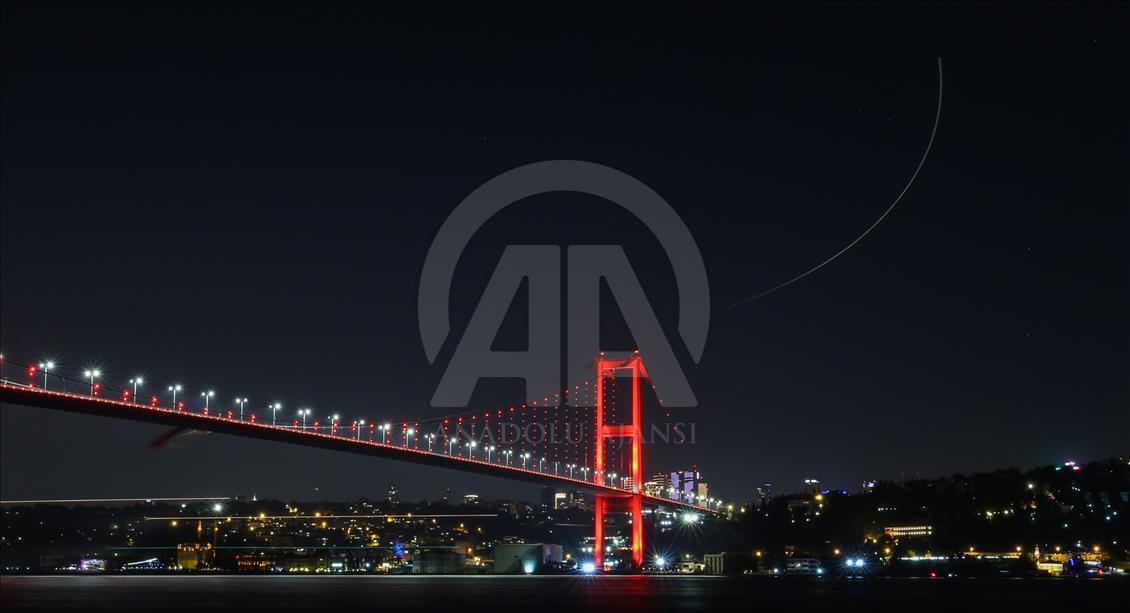 15 Temmuz Şehitler Köprüsü'nde ışıklar "özel sporcular" için yandı