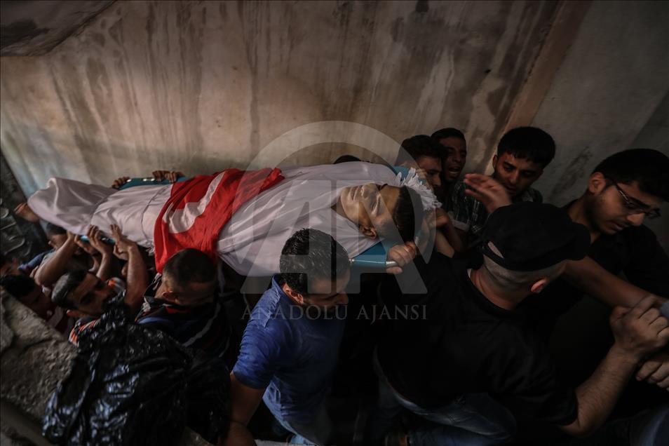 تشییع جنازه شهید فلسطینی با پرچم ترکیه

