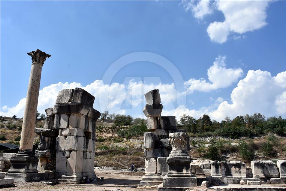 Turkish 'city of gladiators' mesmerizes visitors