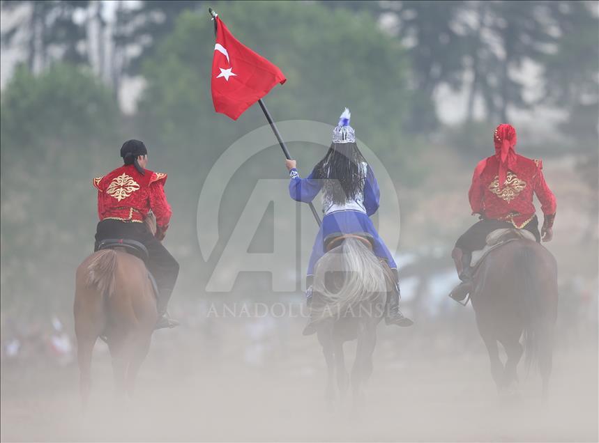 Turkish world. Iчkarida Turk. Turane Huseyinli.