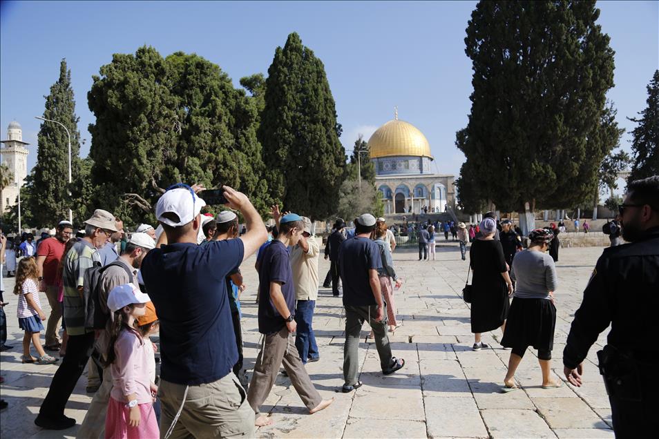 Ribuan Pemukim Yahudi Memasuki Kompleks Masjid Al-Aqsa - Anadolu Ajansı